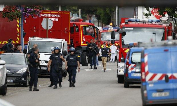 Um padre morreu nesta terça em uma tomada de reféns em uma igreja da França / Foto: AFP