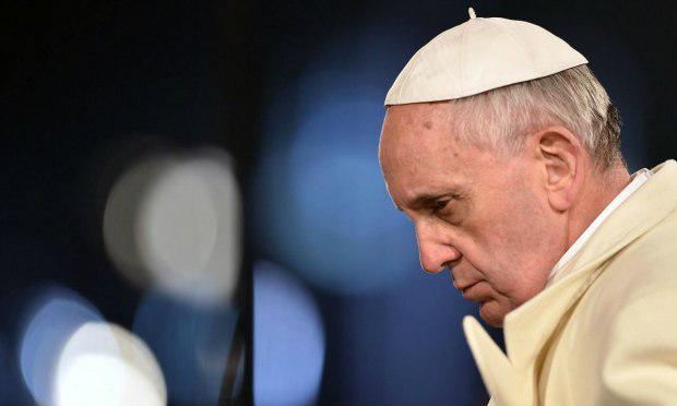 O papa Francisco compartilha a dor pelo assassinato  de um sacerdote em uma igreja da França / Foto: AFP