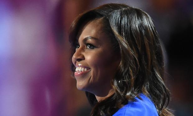 Michelle defendeu a candidatura de Hillary, mas permitiu-se traçar um panorama histórico do que representa a chegada de uma mulher à Casa Branca como chefe de Estado / Foto: AFP