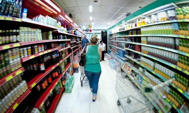 As vendas do setor supermercadista, segundo a Abras, ficaram praticamente estáveis de janeiro a junho / Foto: Agência Brasil