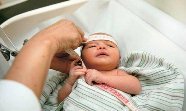 De acordo com os autores, o estudo, que incluiu 45 bebês nascidos no Brasil infectados com zika / Foto: Reprodução