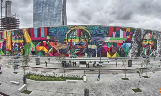 Painel de 2.600 metros quadrados pintado pelo artista Eduardo Kobra está na revitalizada zona portuária do Rio / Foto: reprodução