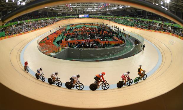 A Confederação Brasileira de Ciclismo administraria o velódromo e a UCI traria a Copa do Mundo em dois anos ao Brasil. / Foto: AFP.