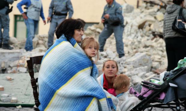 Terremoto arrasou a Itália nesta quarta-feira e mais de 200 pessoas já foram encontradas mortas / Foto: AFP