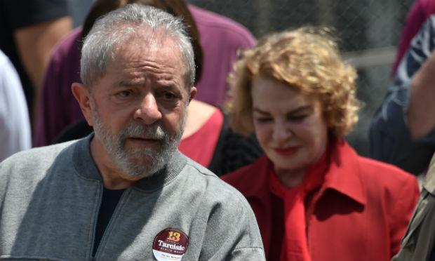 Ex-presidente revelou apoio ao candidato Secoli, e, na capital, ao petista Fernando Haddad  / Foto: AFP