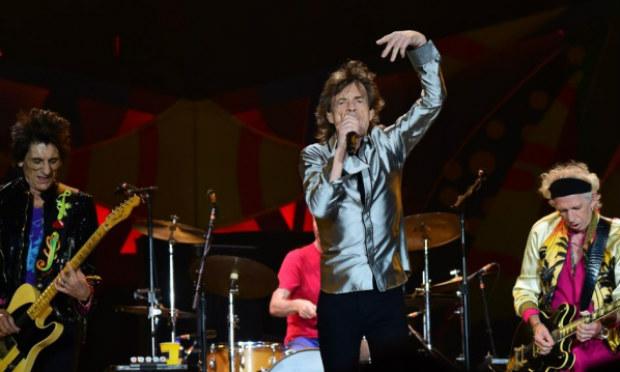 Em sua conta oficial no Twitter, Mick Jagger postou uma foto de sua maleta repleta de gaitas com a hashtag "tocando os blues". / Foto: AFP