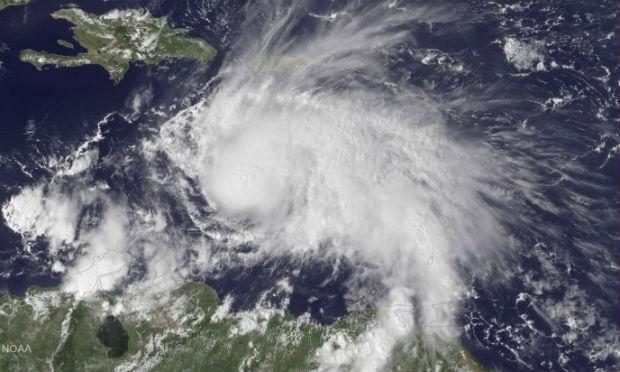 Moradores da costa leste dos Estados Unidos se preparam para receber o furacão Matthew / Foto: AFP