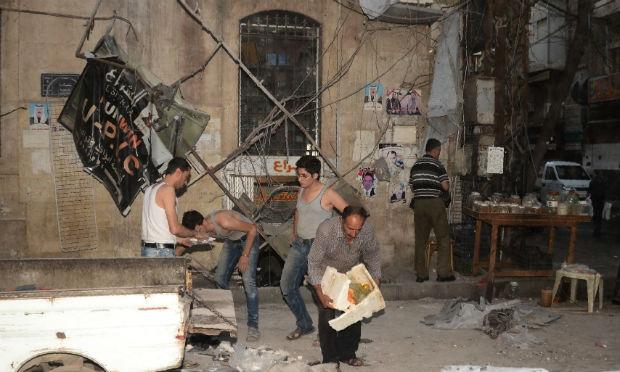 Uma das propostas, apresentada pela França, pede o fim dos bombardeios em Aleppo. / Foto: Georges Ourfalian / AFP