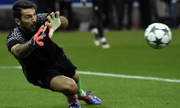 Goleiro garantiu vitória mesmo com a Juventus jogando com um a menos / Foto: AFP