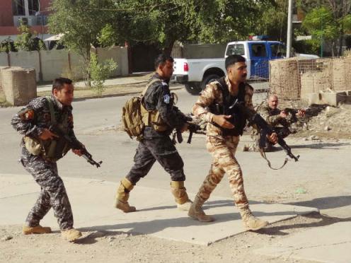 Este é o segundo dia de combates entre as forças de segurança de Bagdá e os extremistas do grupo Estado Islâmico (EI) / Foto: Marwan Ibrahim / AFP