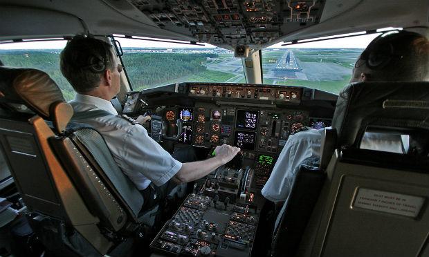 Há 17 anos que o comandante atua como piloto de aeronaves comerciais e acrobacias aéreas pelo País / Foto: Reprodução