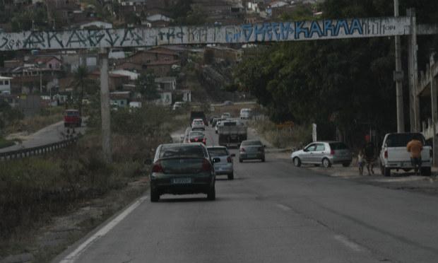 Trecho da BR-101 no Ibura: Pavimentação da rodovia foi considerada "boa" / Foto:Edmar Melo/Acervo JC Imagem