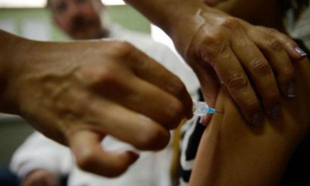 A partir de 2017 a vacina contra o HPV estará disponível na rede pública também para os meninos. / Foto: Marcelo Camargo / Agência Brasil