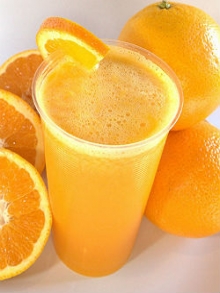 Vitamina é facilmente obtida em sucos naturais e frutas